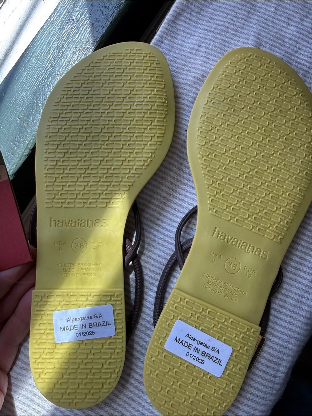 Havaianas Brown Strappy Sandals with Yellow Edge - Picture 11 of 12